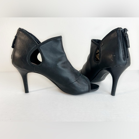 Tahari Doodle stretch black pump 3 inch heel women’s size 6 shoes - Picture 7 of 7